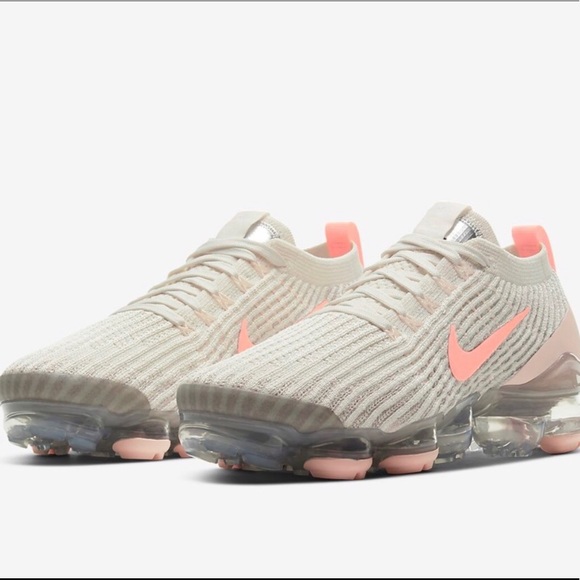 Nike Shoes - Nike Air VaporMax FlyKnit 3 9.5